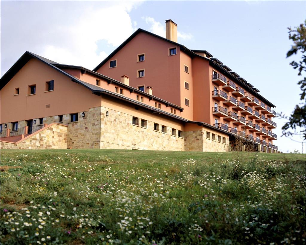 Parador De Cervera De Pisuerga Exterior photo